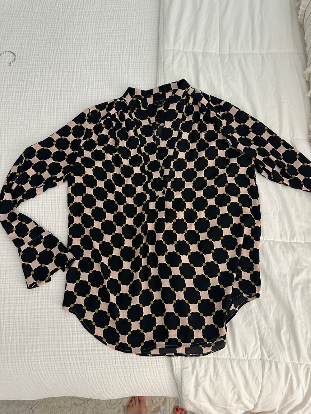 Ann taylor chiffon blouse Black & Cream Geometric Long-Sleeve